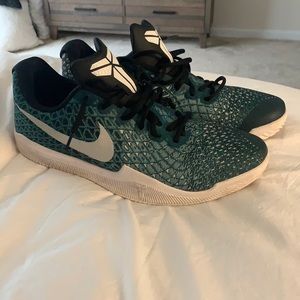 Men’s 13 Nike Kobe Basketball Shoes